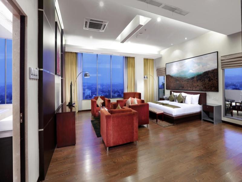 Grand Candi Hotel Semarang Exterior photo