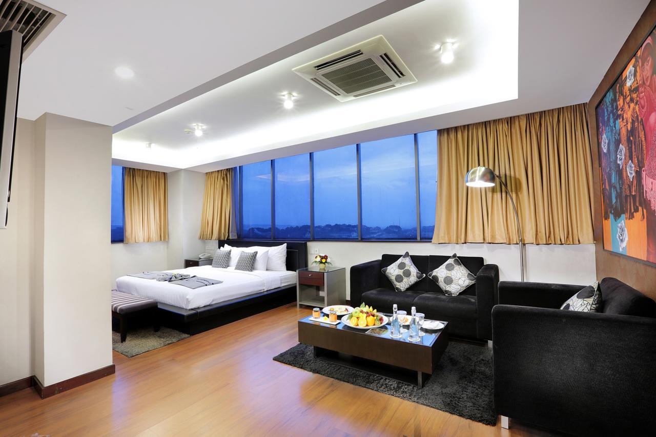 Grand Candi Hotel Semarang Exterior photo