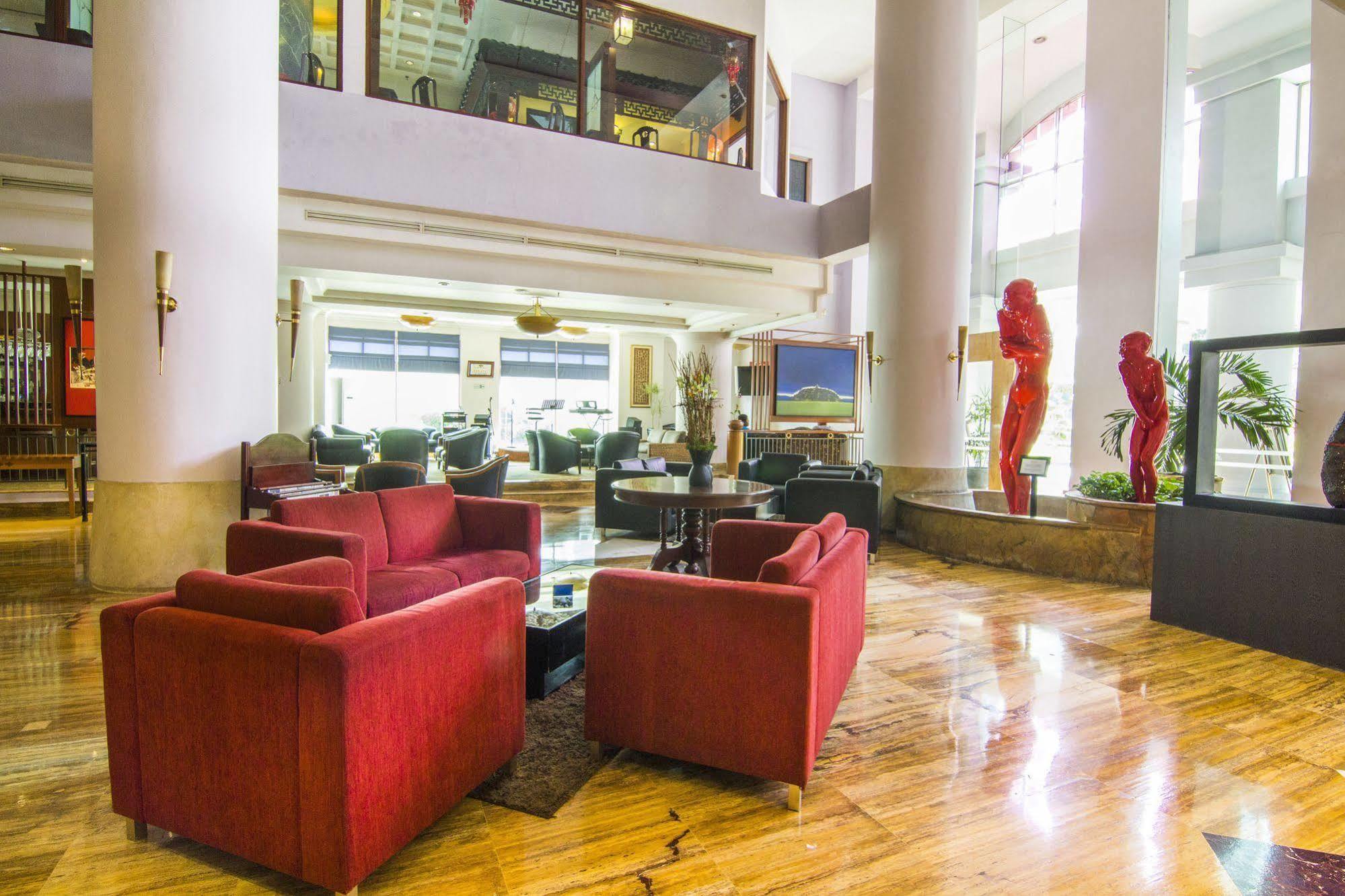 Grand Candi Hotel Semarang Exterior photo